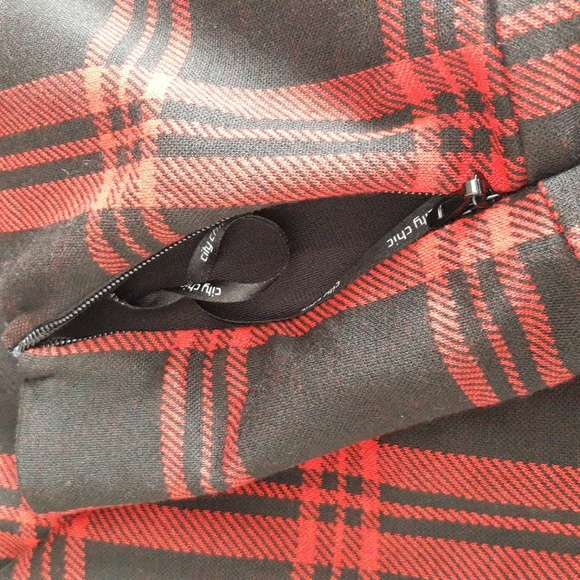 CCX City Chic XXL/24 Red Black Plaid Pleated Buckle Strap V-Neck Dress - Picture 12 of 14